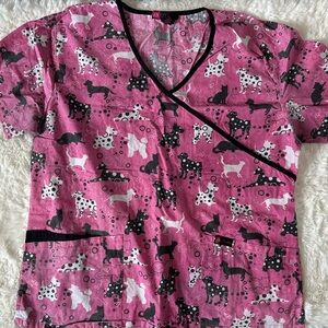 Scrub top with pockets